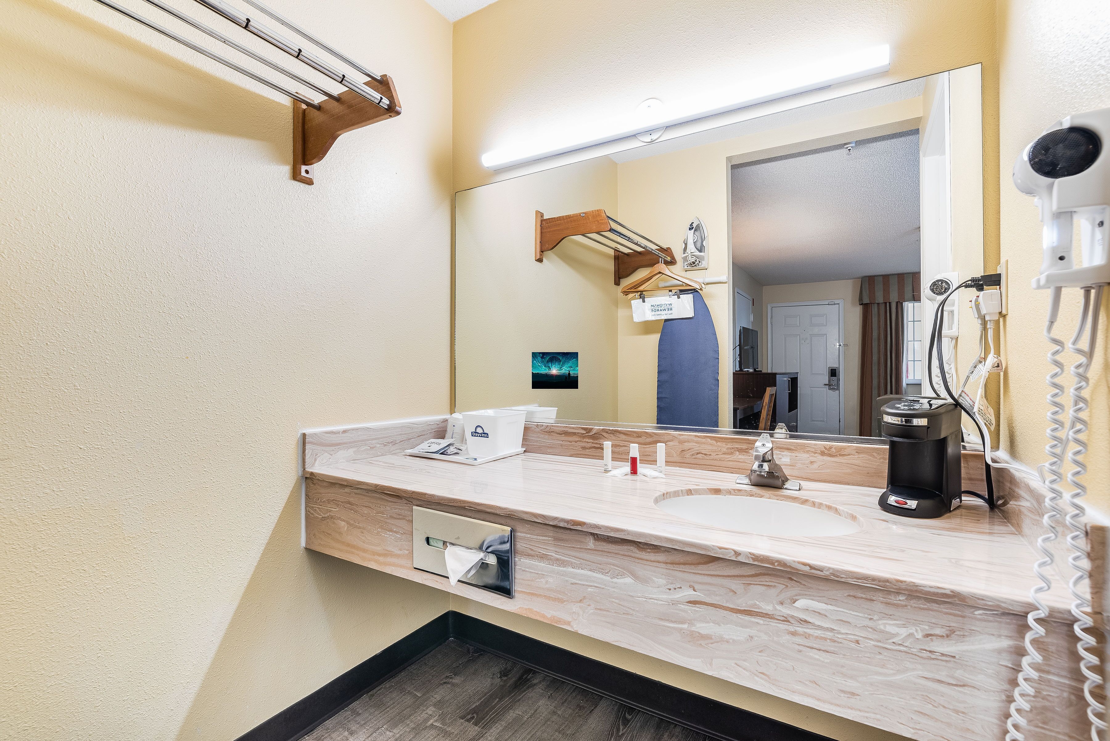 Foto - Days Inn by Wyndham Federal Way