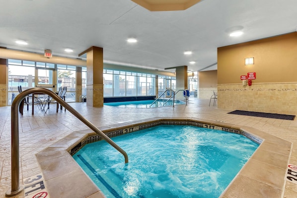 Indoor pool, outdoor pool - Drury Inn & Suites Sikeston, MO (Sikeston)