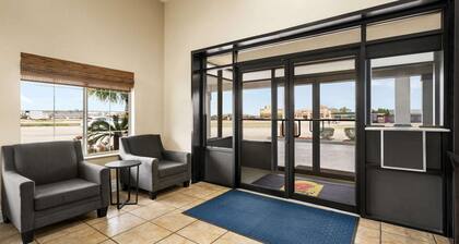 Super 8 by Wyndham Gulfport Airport NW/Near Biloxi