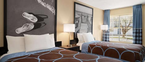Ropa de cama de alta calidad, muebles diferentes y escritorio