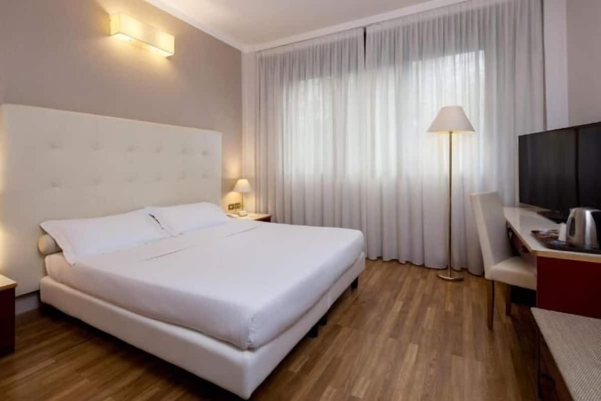 Hochwertige Bettwaren, Daunenbettdecken, Minibar, Zimmersafe