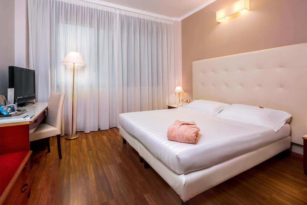 Superior-Zimmer, 1 King-Bett, Nichtraucher | Hochwertige Bettwaren, Daunenbettdecken, Minibar, Zimmersafe
