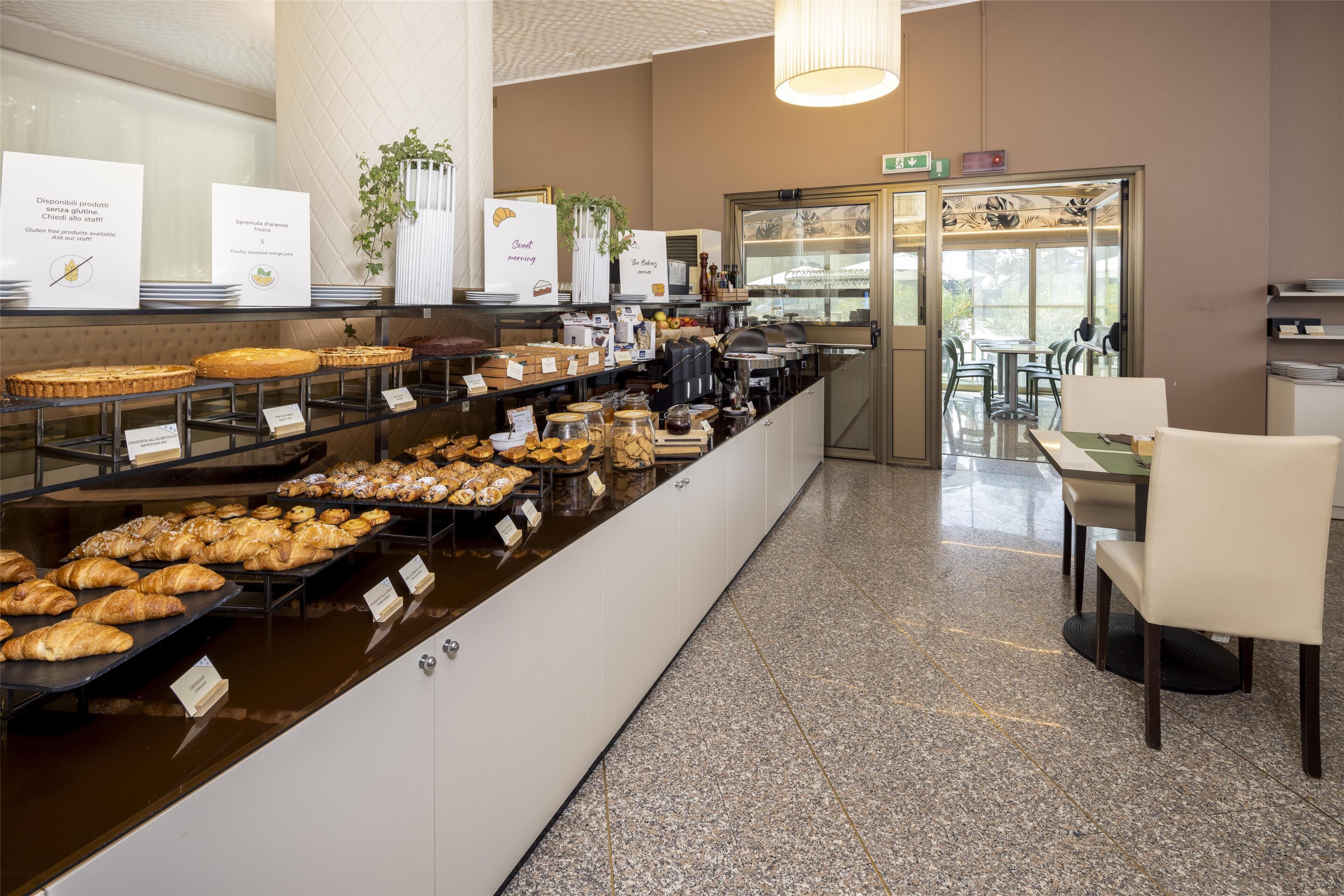 daily to-go breakfast (eur 10 per person)