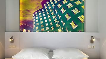 Standard-Doppelzimmer | Allergikerbettwaren, Zimmersafe, Schreibtisch, Verdunkelungsvorhänge
