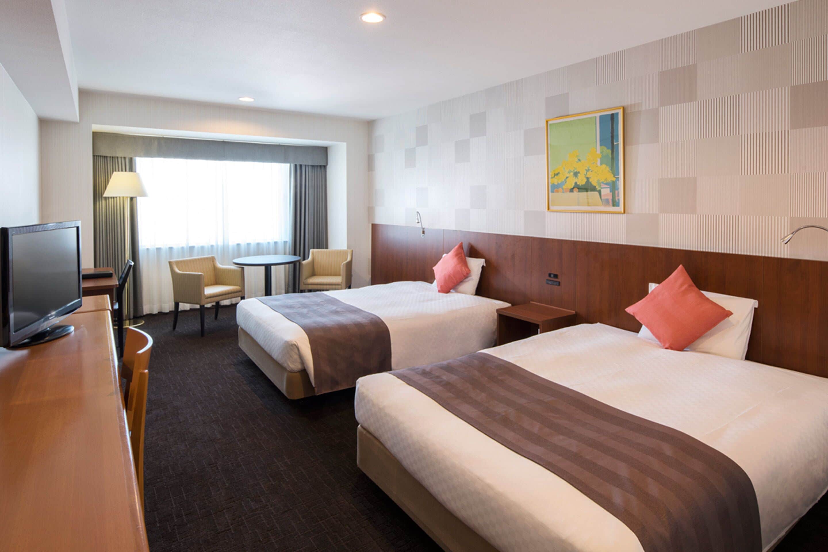 premium bedding, down duvets, in-room safe, desk