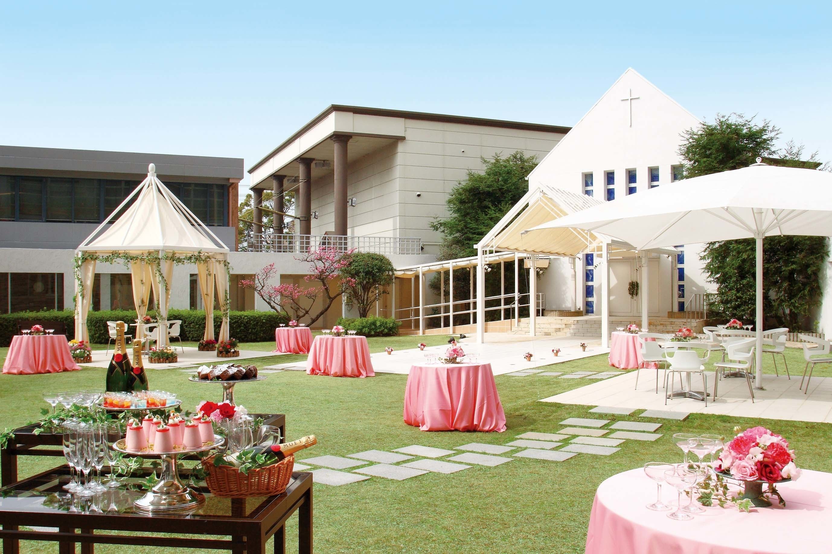 outdoor banquet area