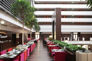 Breakfast area - SO/ Budapest (Budapest)