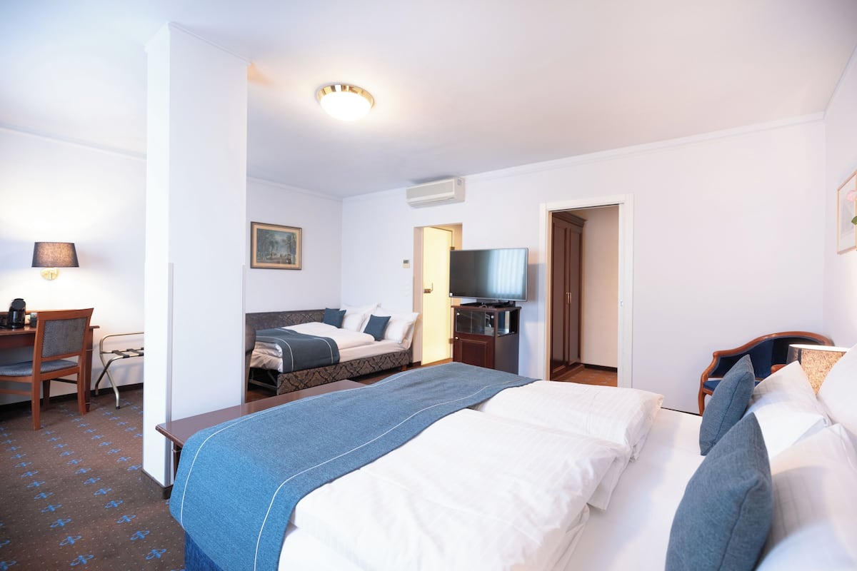 In-room safe, desk, soundproofing, free cribs/infant beds