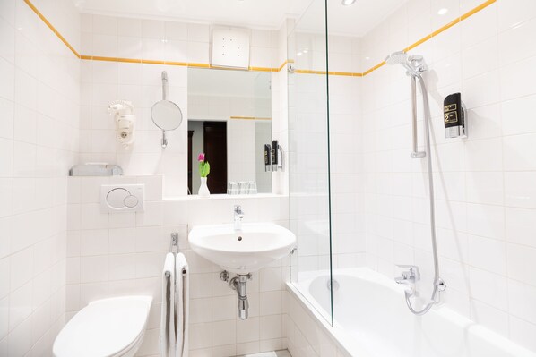 Free toiletries, hair dryer, towels - Hotel Prinz Eugen Vienna   (Vienna)