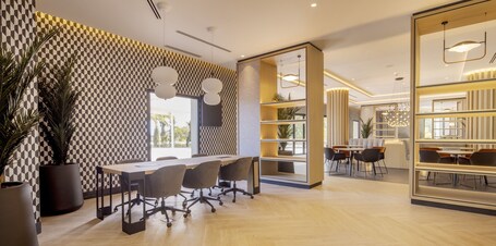 Hotel ILUNION Alcora Sevilla - view 2