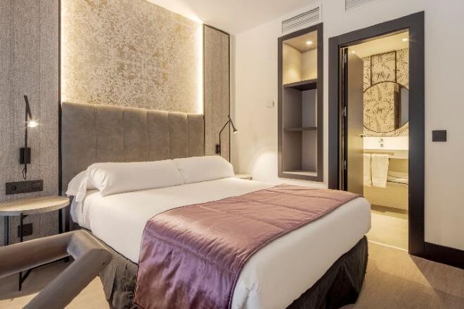 Minibar, in-room safe, desk, laptop workspace