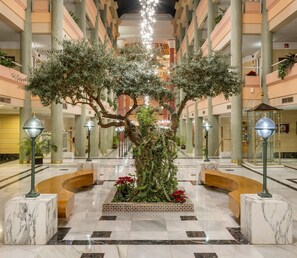 Lobby - Hotel ILUNION Alcora Sevilla (San Juan de Aznalfarache)