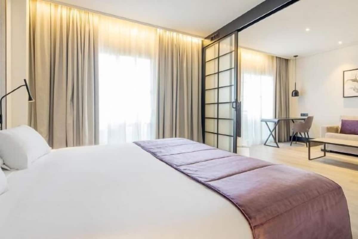 1 bedroom, minibar, in-room safe, desk