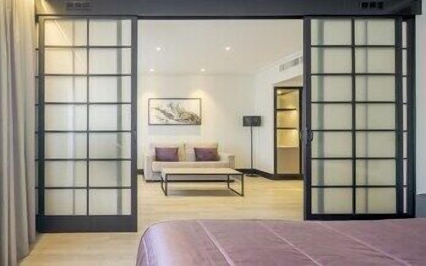 Minibar, in-room safe, desk, laptop workspace