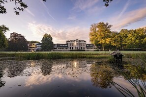 Lake - Hotel Landgoed Lauswolt (Beetsterzwaag)