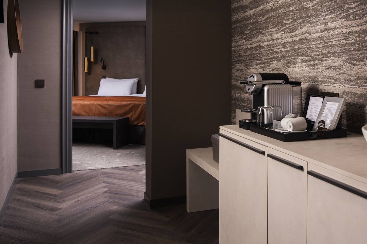 royal suite | hypo-allergenic bedding, minibar, in-room safe, desk