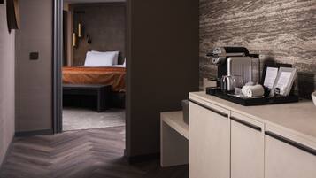 Royal suite | Hypoallergeen beddengoed, een minibar, een kluis op de kamer, een bureau