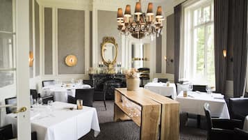 Daily buffet breakfast (EUR 32.50 per person)