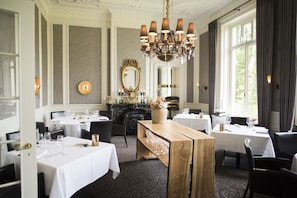 Daily buffet breakfast (EUR 32.50 per person)