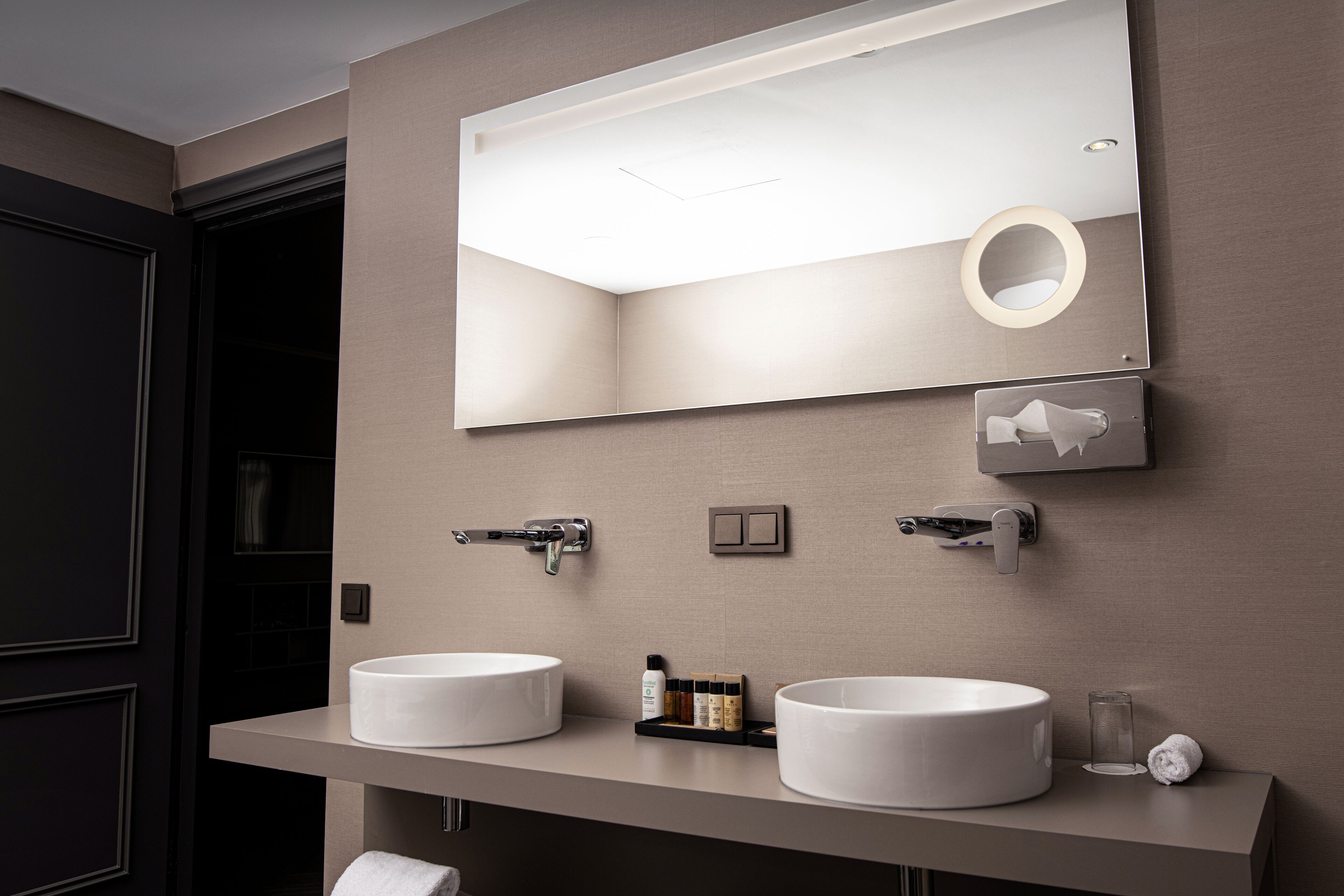 royal suite | bathroom | free toiletries, hair dryer, bathrobes, slippers