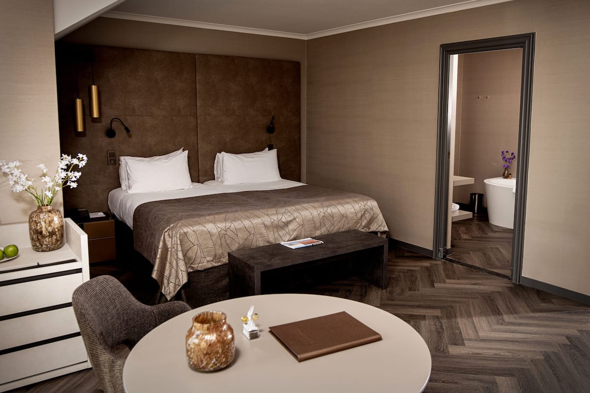 luxury double room | hypo-allergenic bedding, minibar, in-room safe, desk