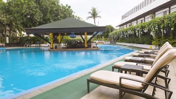 Outdoor pool, sun loungers