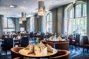 Breakfast, lunch, dinner served; Scandinavian cuisine 