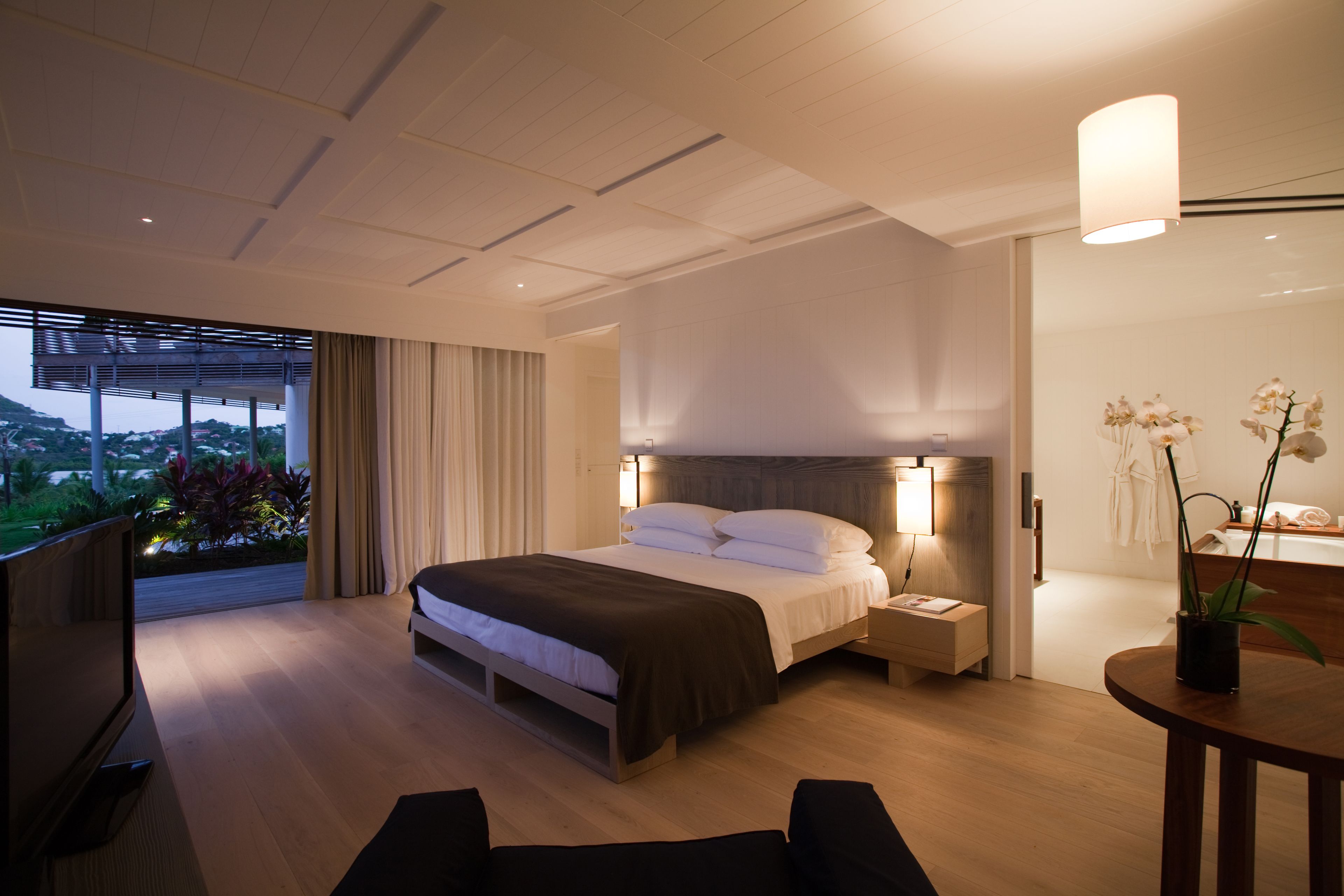 premium bedding, free minibar items, in-room safe, free wifi