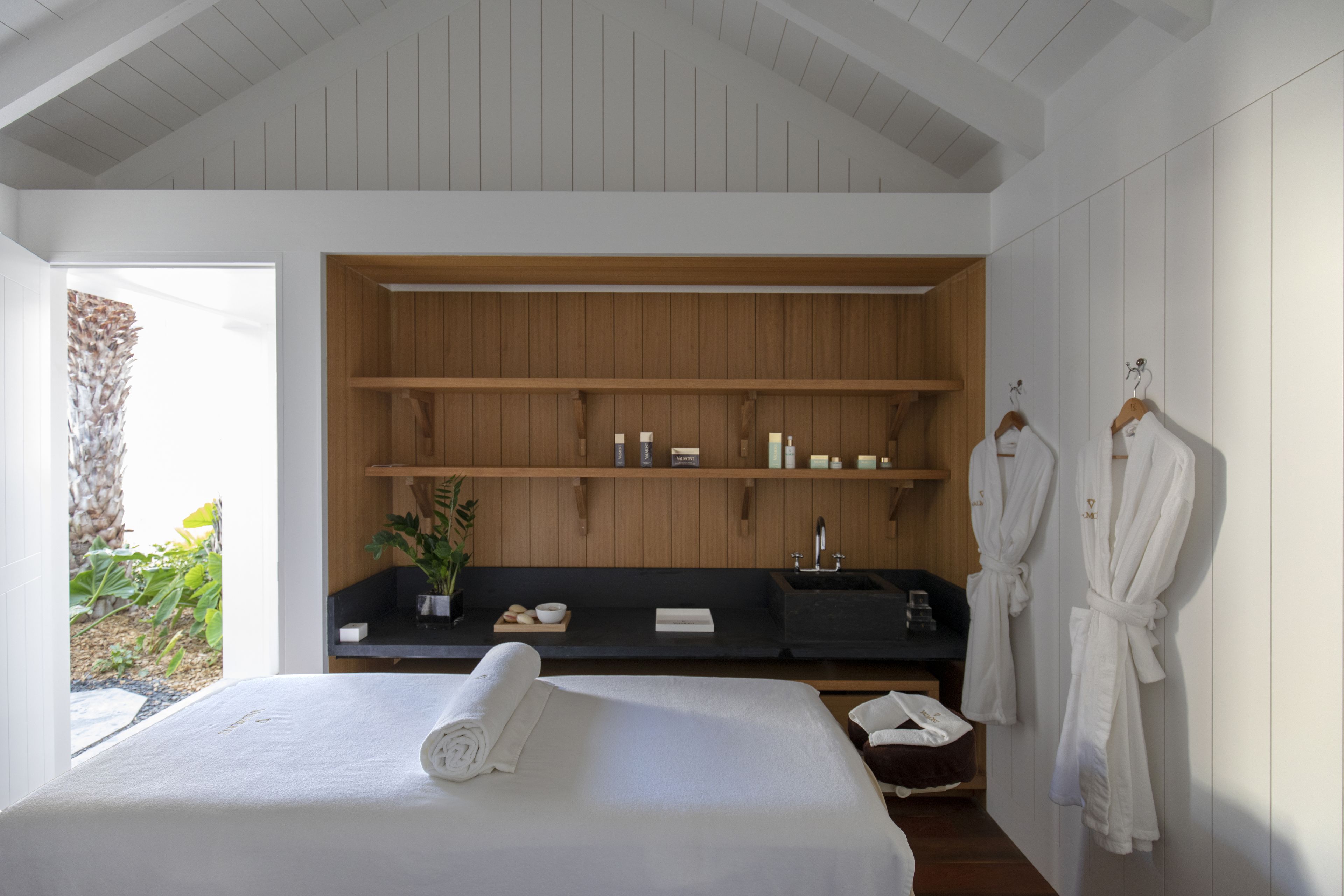 Body treatments, deep-tissue massages, Swedish massages, body wraps