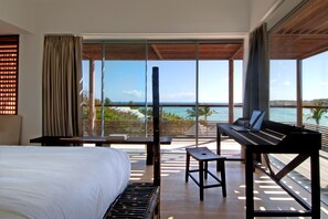 Villa, 3 chambres, vue sur l’océan (Le Sereno, private garden) | Literie de qualité, minibar contenant certains articles gratuits