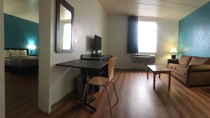 Deluxe Room, 1 King Bed, Non Smoking | Iron/ironing board (on request), WiFi (free), alarm clocks, bed sheets - FairBridge Inn Express Melrose Park (Melrose Park)