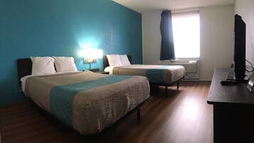 Setrika/meja setrika, Wi-Fi gratis, seprai linen, dan jam alarm