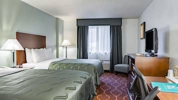 Escritorio, tabla de planchar con plancha, wifi gratis y ropa de cama