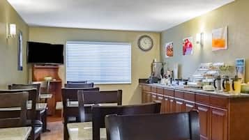 Free daily continental breakfast