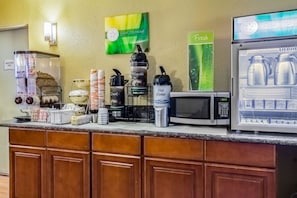 Free daily continental breakfast