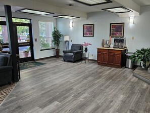 Lobby - Quality Inn & Suites Vancouver North (Vancouver)