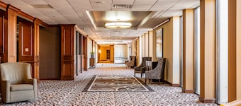 Wyndham Omaha / West Dodge
