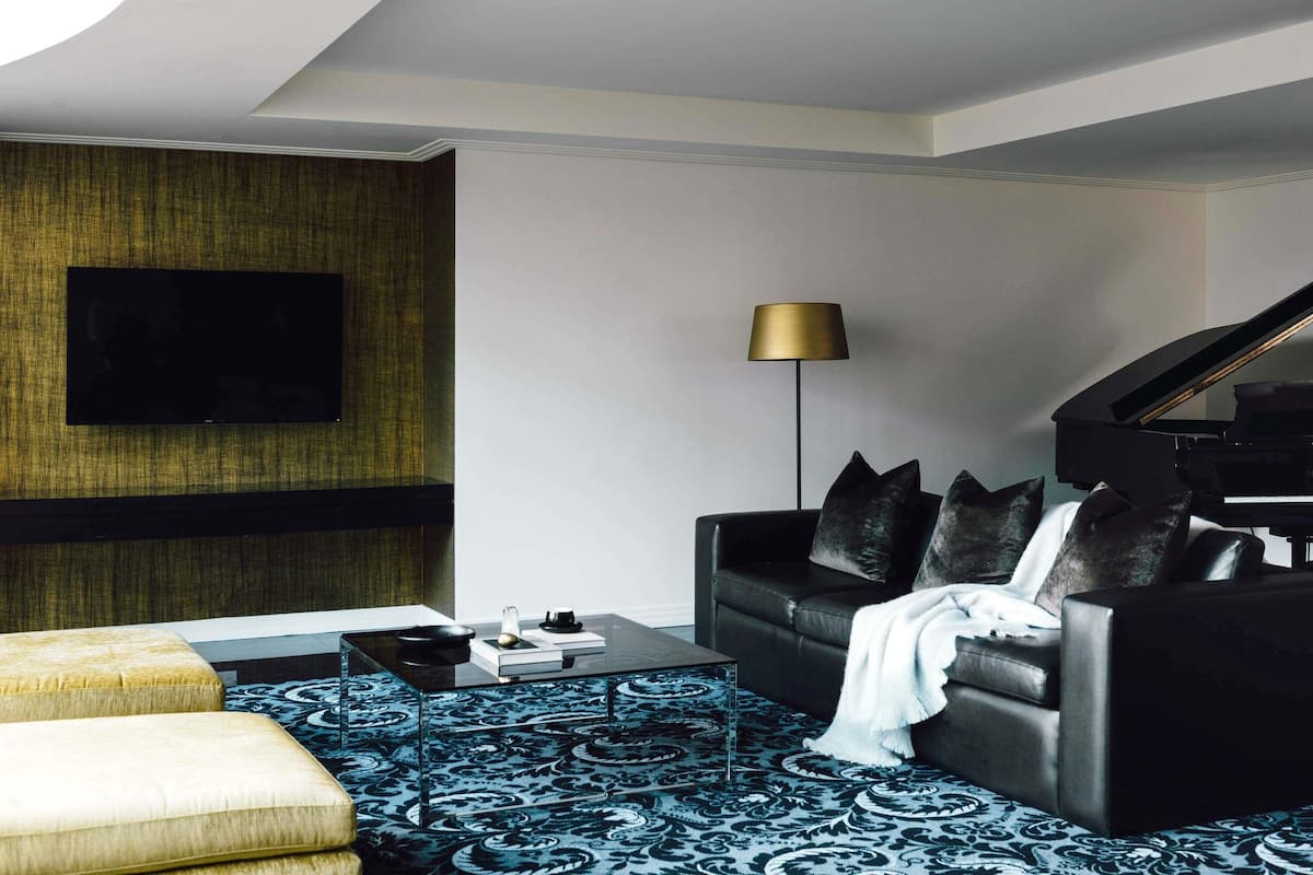 Penthouse, 1 King Bed, Balcony | 1 bedroom, premium bedding, pillow-top beds, minibar