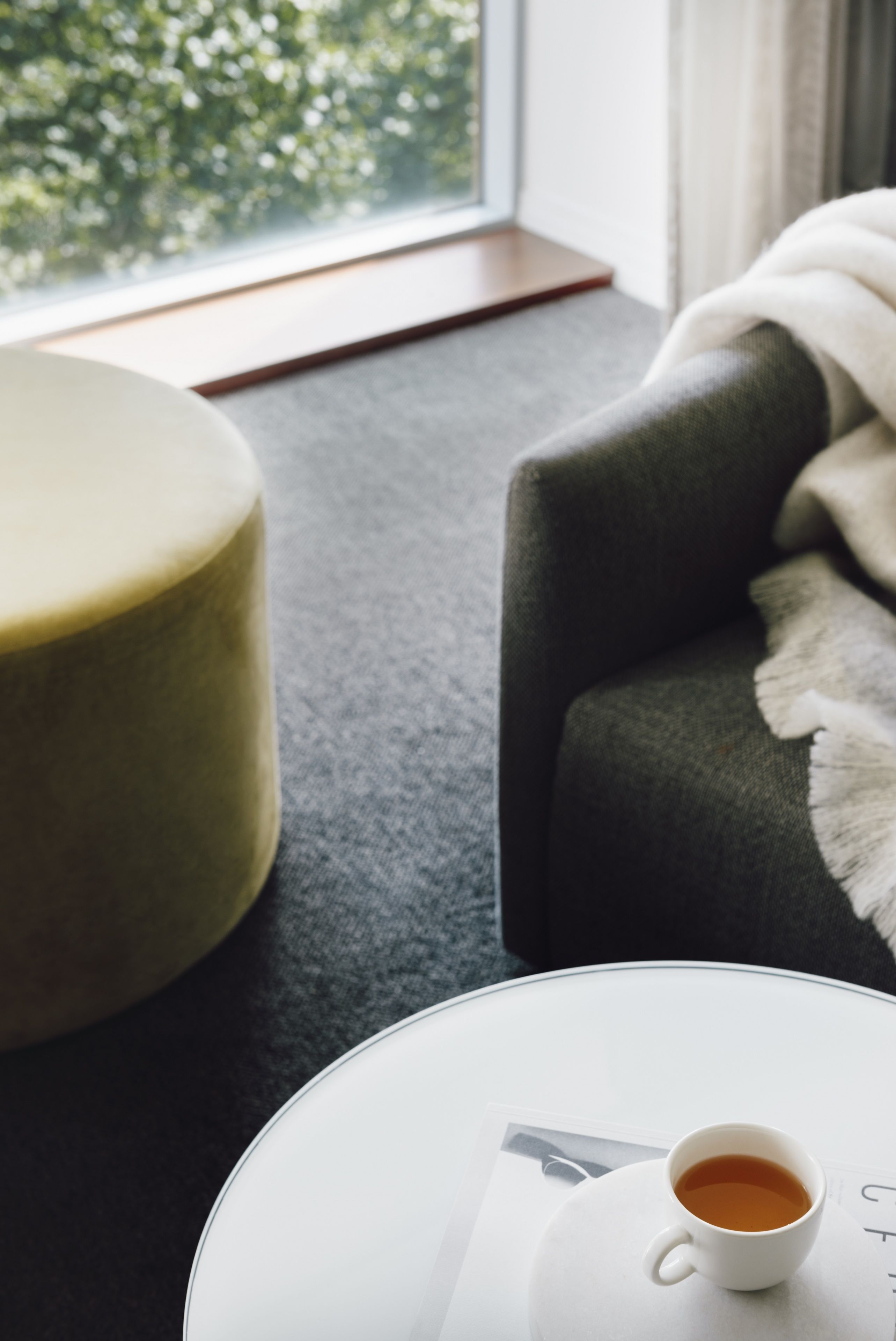 40-inch tv with digital channels, netflix, pay films