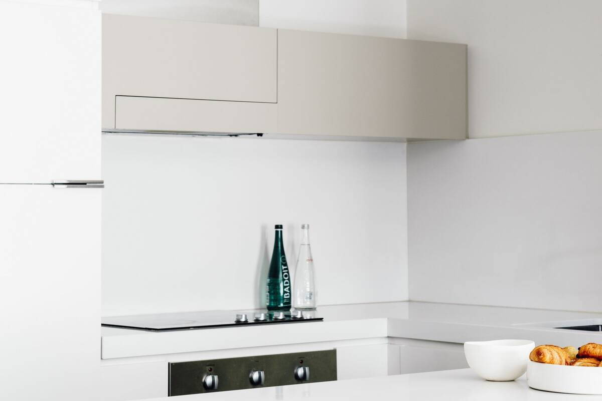 coffee/tea maker, electric kettle, toaster