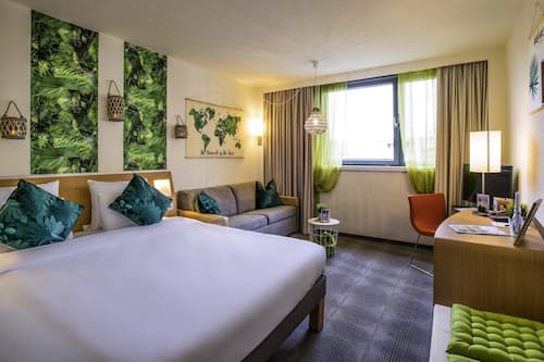 Literie hypoallergénique, minibar, coffres-forts dans les chambres