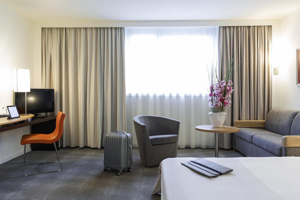 Anti alerjik yatak takımı, minibar, odada kasa, masa