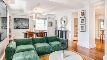 Entertainment Suite | 1 bedroom, Egyptian cotton sheets, premium bedding, down comforters