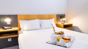 Dobbeltrom – superior | Skrivebord, blendingsgardiner, lydisolert og wi-fi (inkludert)