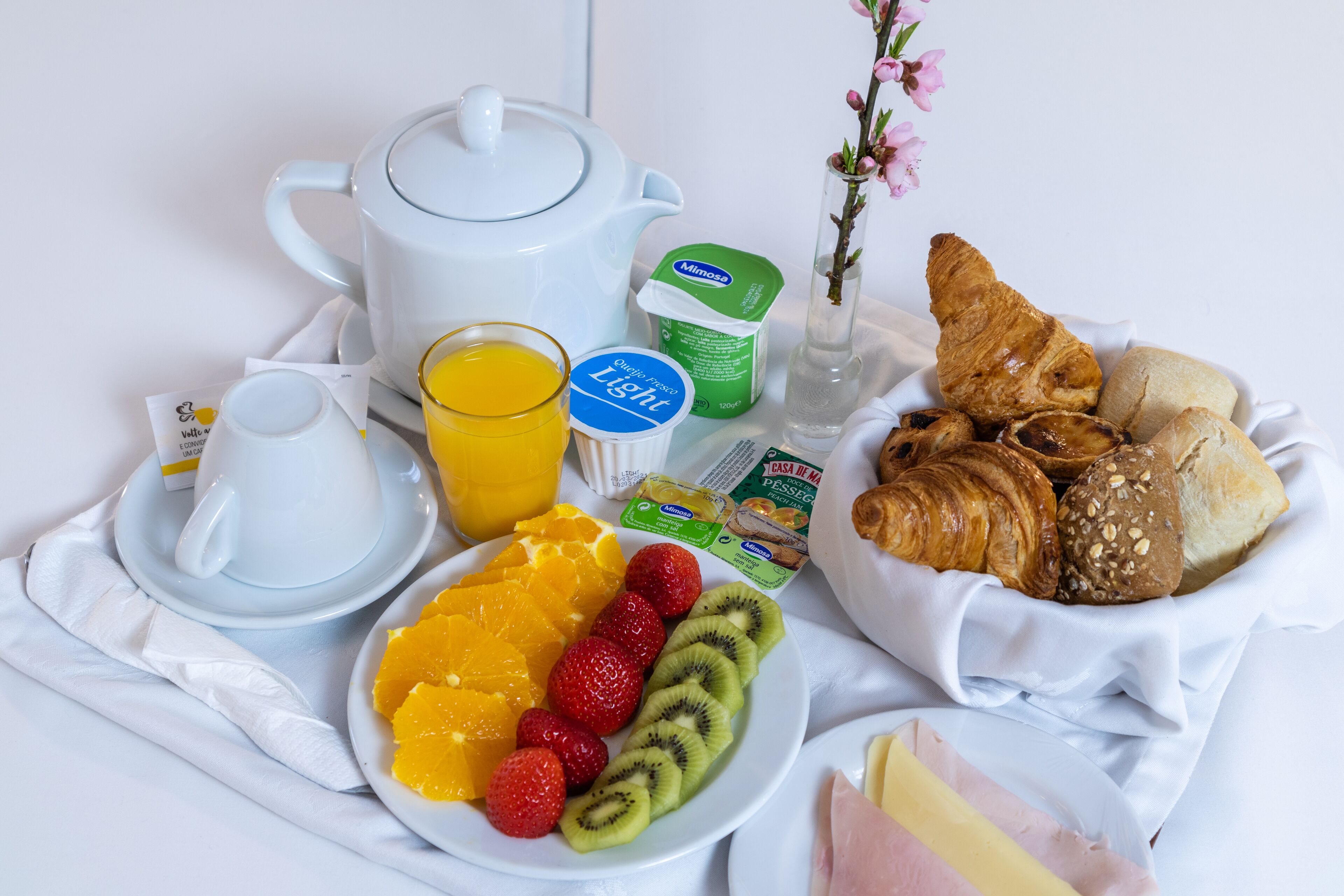 double or twin room | in-room dining