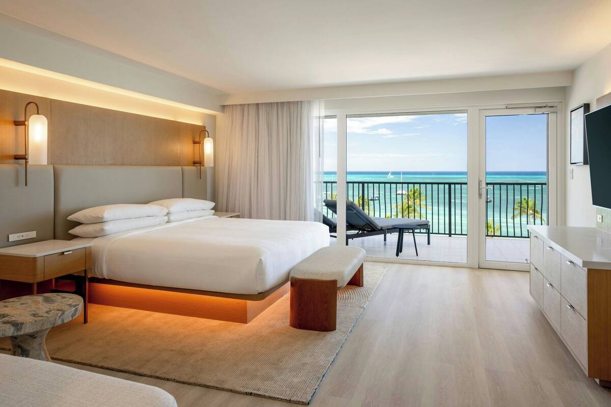 Suite, 1 King Bed with Sofa bed, Oceanfront (South Tower, Corner Room, High Floor) | 1 bedroom, premium bedding, down duvets, in-room safe