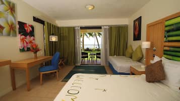 Queen Ocean View | Premium bedding, minibar, in-room safe, desk