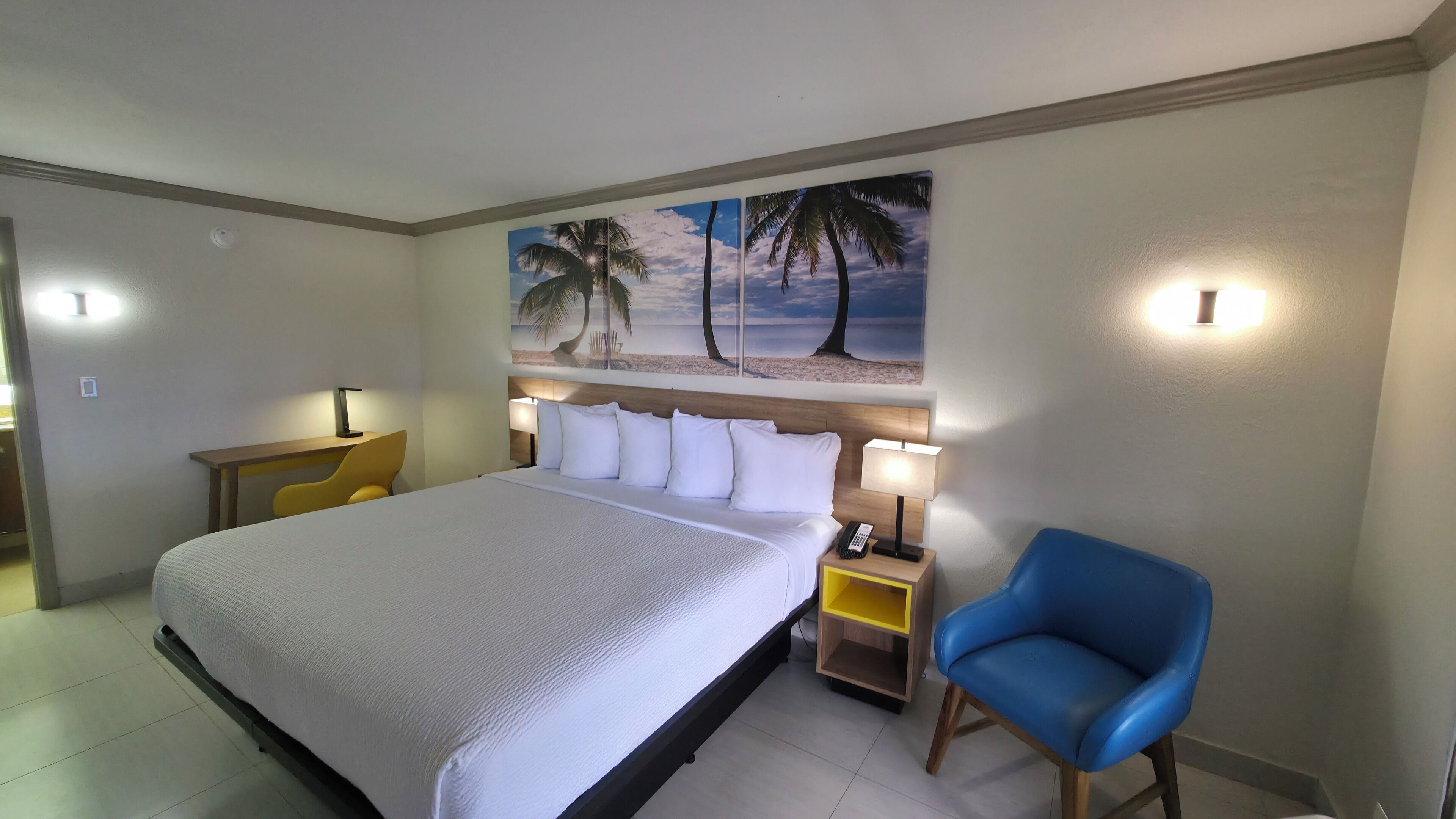 Con stile personalizzato, con arredamento individuale, una scrivania