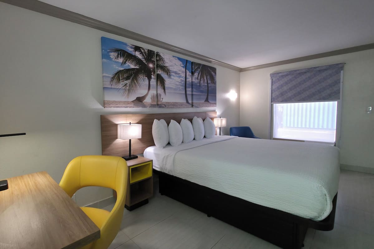 Individuelt dekorert, individuelt innredet og skrivebord