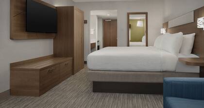 Holiday Inn Express Boston - Saugus by IHG